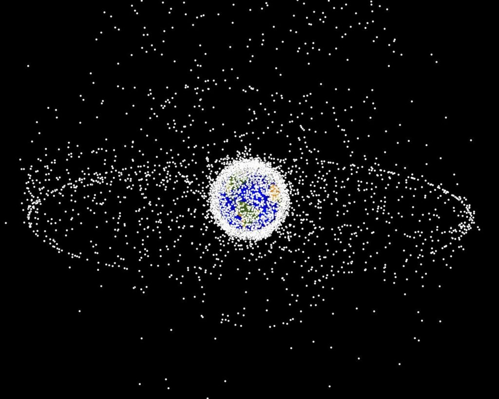 从地球同步轨道（GEO）外看到的太空碎片群