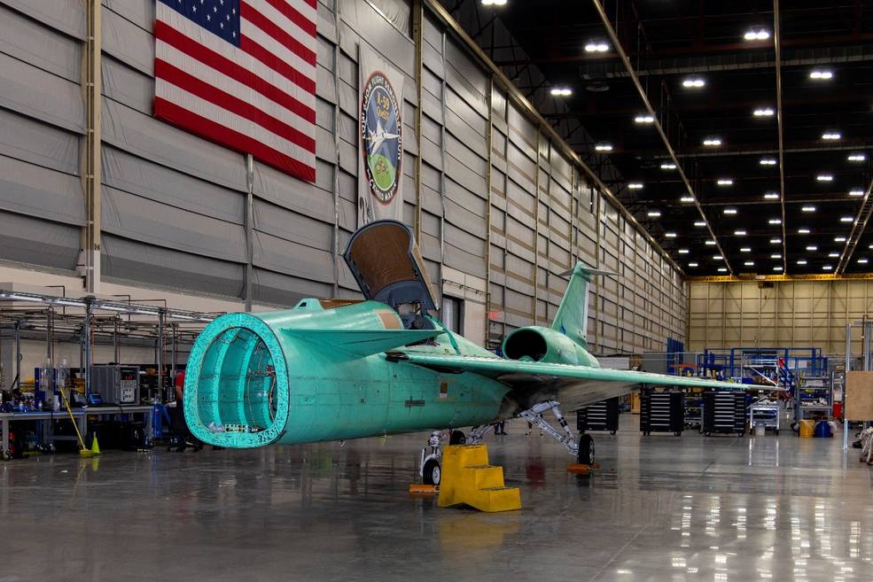 X-59 运回“臭鼬”工厂后将进行最终组装。