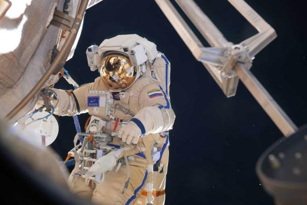 俄罗斯宇航员在太空