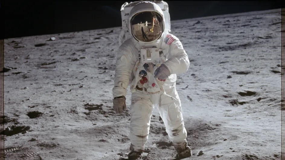 1969 年 7 月 20 日，美国宇航员巴兹·奥尔德林在月球上。图片来源:NASA