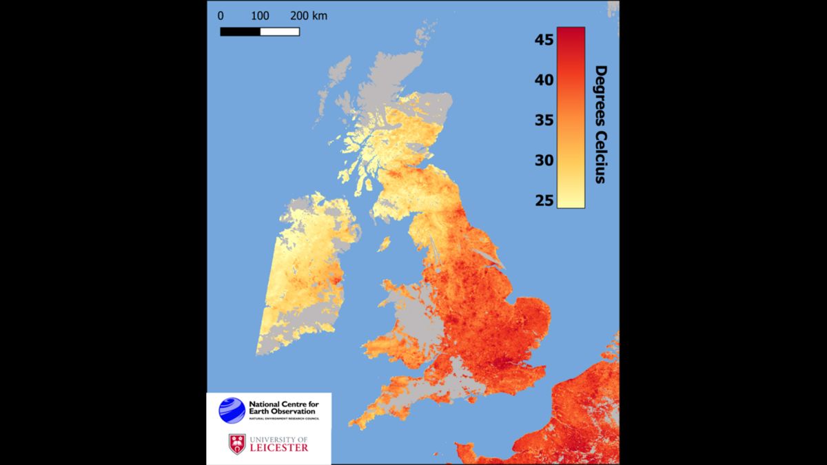 在 2022 年 7 月由卫星测量的破纪录的热浪中，英国的陆地温度。