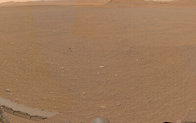 毅力号拍摄的潜在火星样本取回任务着陆点全景：美国宇航局的毅力号火星探测器使用其导航相机之一拍摄了火星样本取回任务着陆器拟议着陆点的全景图。