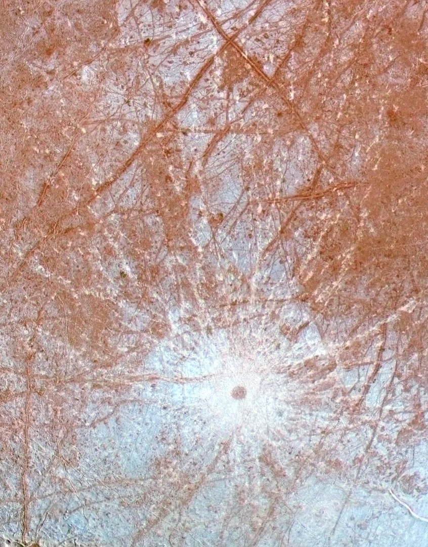 皮威尔撞击坑（一个木星卫星木卫二上的撞击坑，被认为是木卫二上最年轻的地理特征之一）